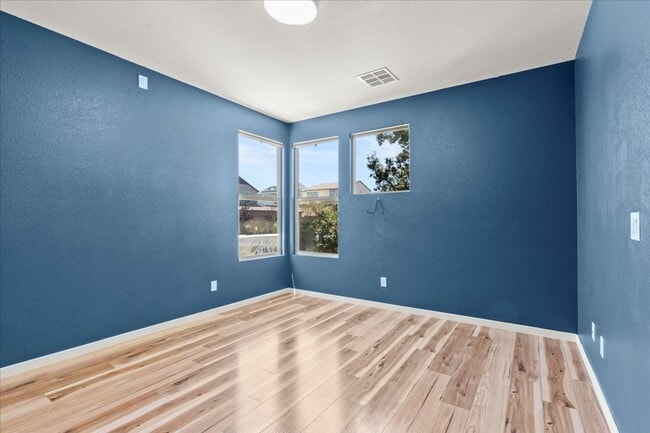 Building Photo - Skye Canyon Pool Home with First-Floor Primary Suite