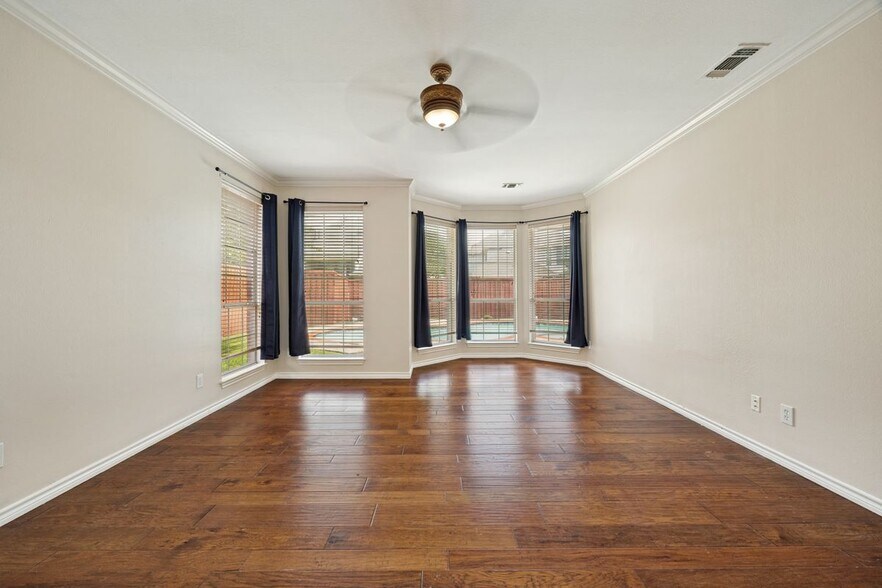 Building Photo - 2129 Argyle Dr