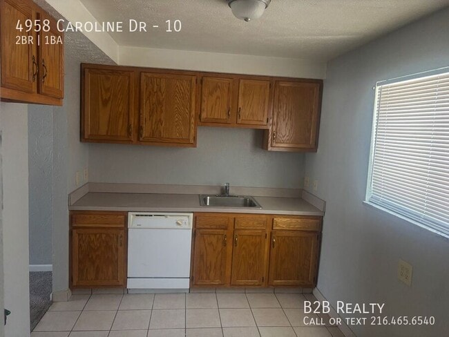 Building Photo - 4958 Caroline Dr