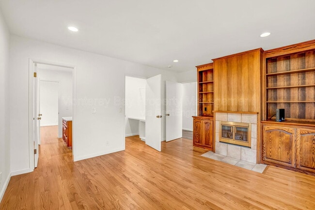 Building Photo - 4083 Sunset Ln