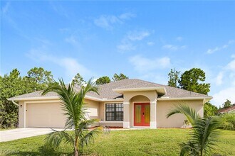 Building Photo - 717 Little Rock St E