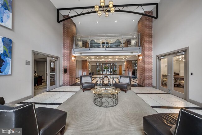 Building Photo - 1021 N Garfield St