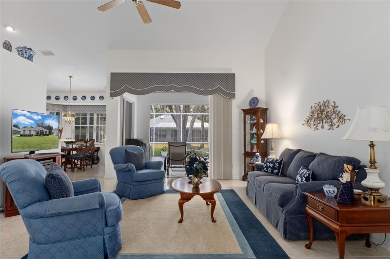 Building Photo - 2786 N Canterbury Lake Dr