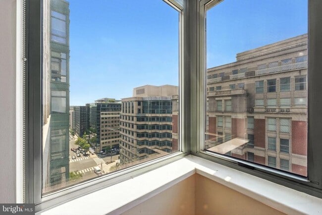 Building Photo - 1150 K St NW