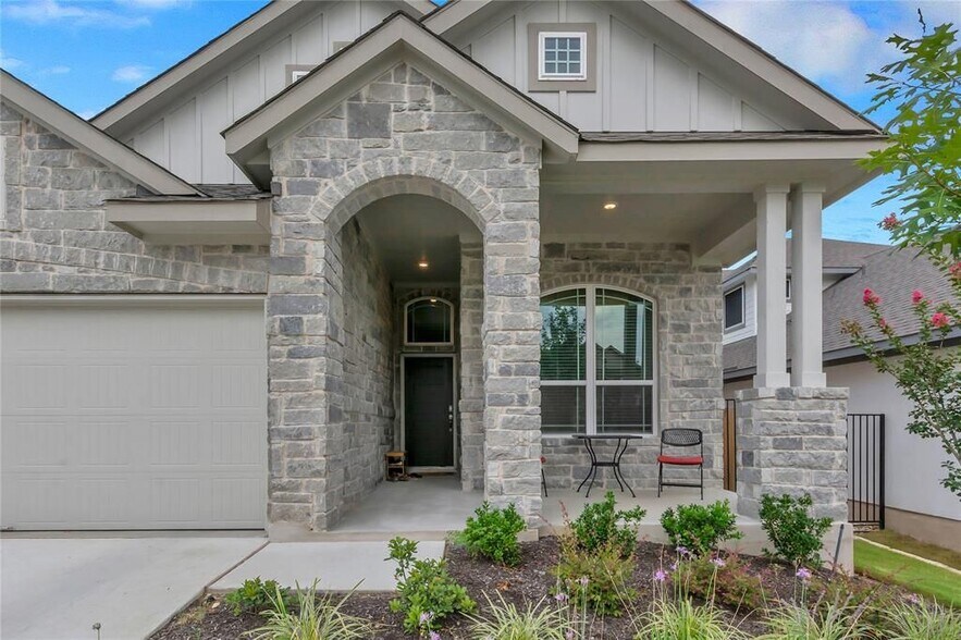 Building Photo - 5912 Sardinia Dr