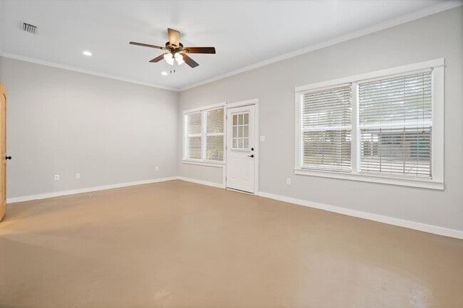 Building Photo - Charming Cottage-Style Home in the Heart of Fairhope, Alabama