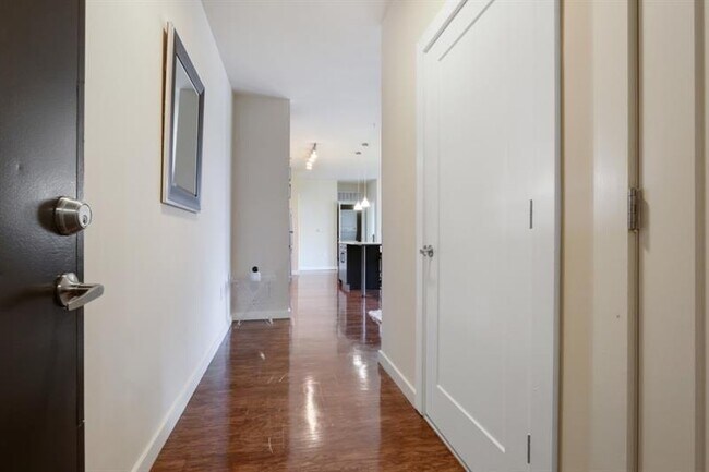 Building Photo - 299 N Highland Ave NE