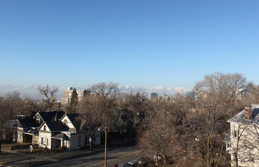 Beautiful sunset and downtown skyline views from the 2nd and top floor loft - 851 E 3rd Ave