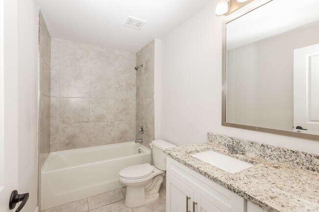 Building Photo - 2509 18th St W