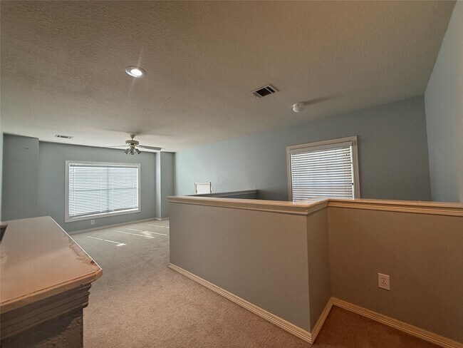 Building Photo - 523 Earls Ct Dr