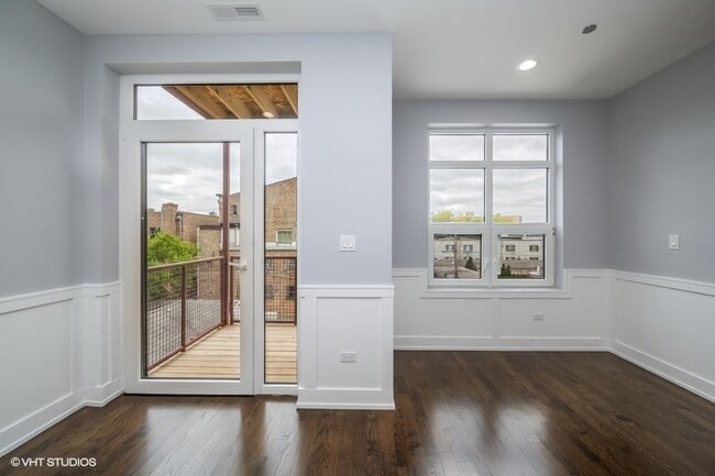 Building Photo - 4014 S Ellis Ave