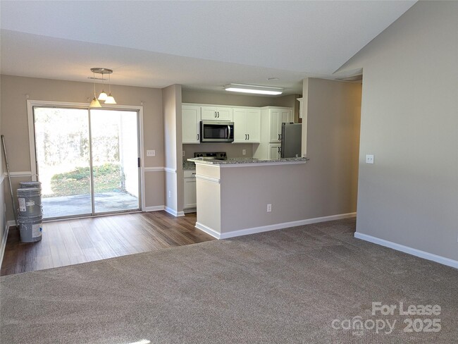 Building Photo - 329 Cedarcroft Dr