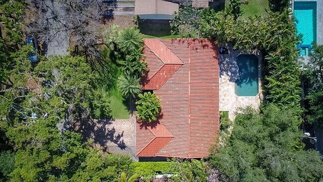 Building Photo - 928 Escobar Ave