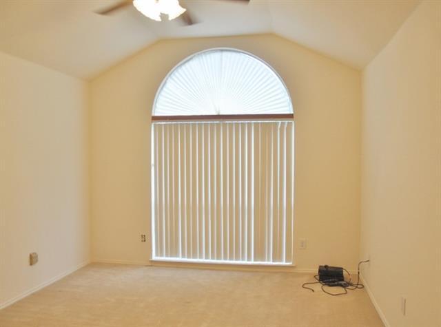 Building Photo - 2305 Brookview Dr