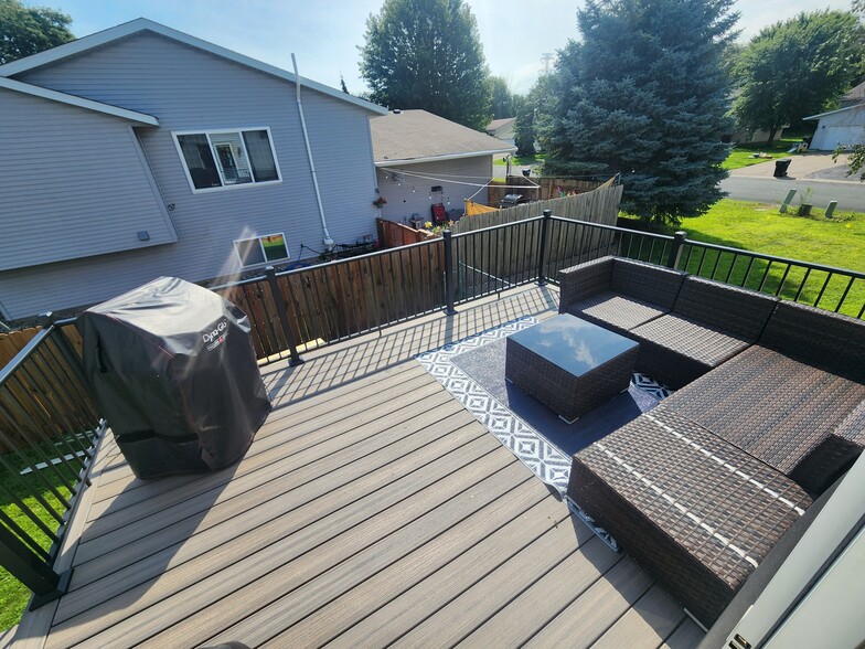 Building Photo - 301 Appleblossom Ln