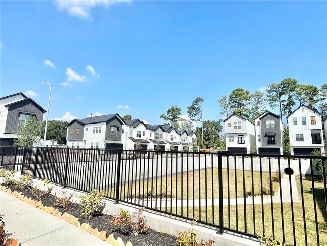 Building Photo - 3716 Creekmont Gardens Ln