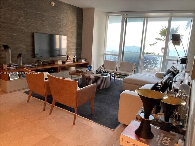 Building Photo - 15901 Collins Ave