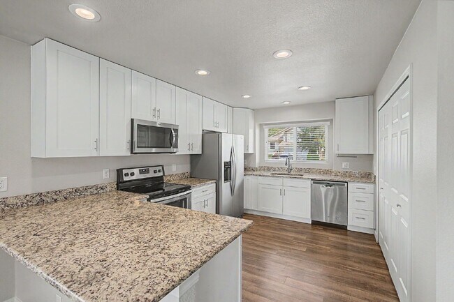 Building Photo - 1005 Scarlet Oak Dr