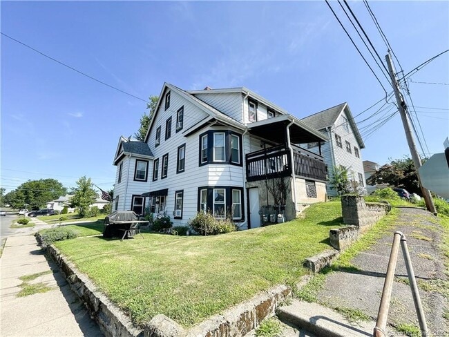 Building Photo - 91 Willow St