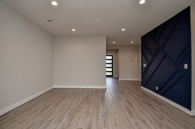 Building Photo - 3506 Gore Creek Dr