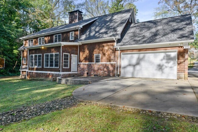 Building Photo - 4878 Long Island Dr NE