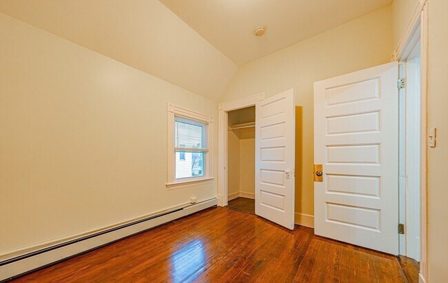 Building Photo - 118 White St