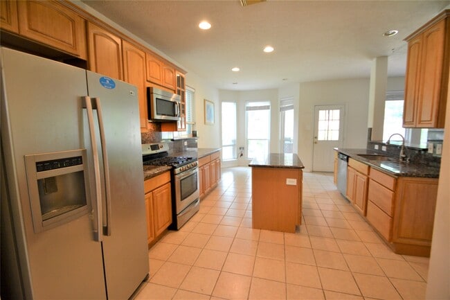 Building Photo - 12110 Laurel Ct