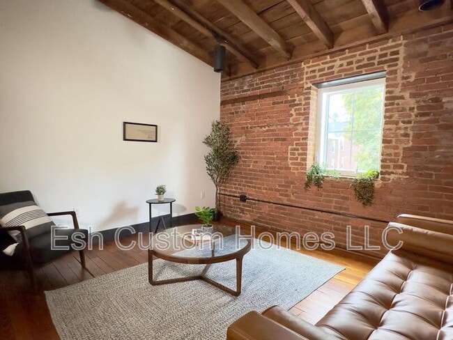 Building Photo - 437 W Grant St