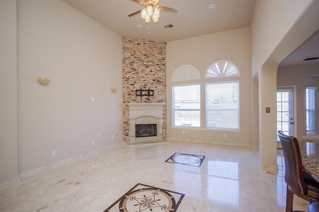 Building Photo - 20718 Sapphire Lake Rd
