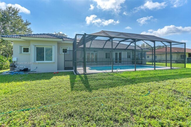 Building Photo - 6402 SW 93rd Pl