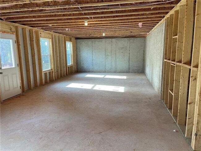 Building Photo - 240 Summerwood Ln