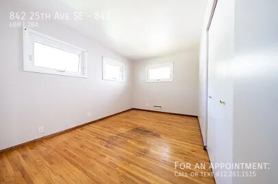 Building Photo - 842 25th Ave SE