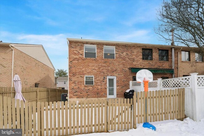 Building Photo - 70 Rickmar Ln