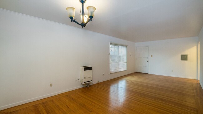 Building Photo - 1570 Buena Vista Ave