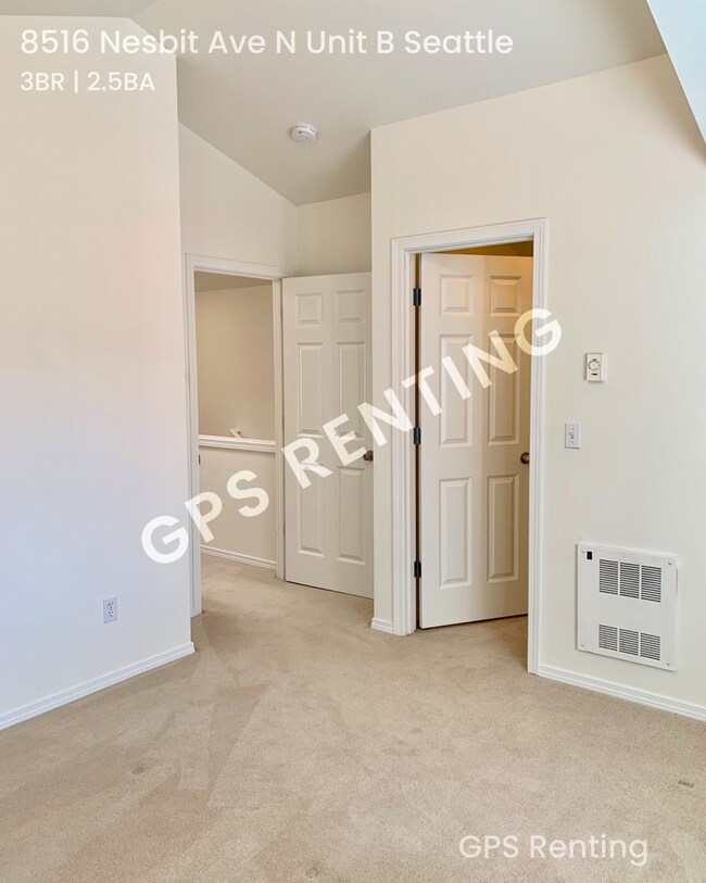 Building Photo - Beautiful N. Seattle 3 story townhouse wit...