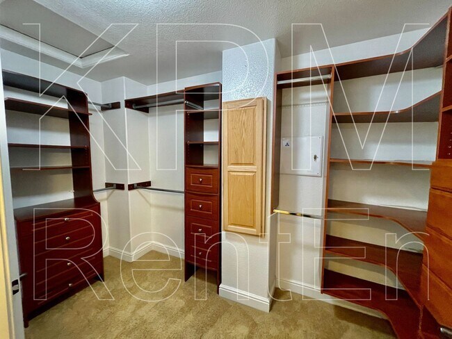 Building Photo - 5879 Riverbank Cir