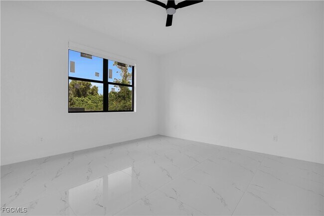 Building Photo - 3211 32nd St W