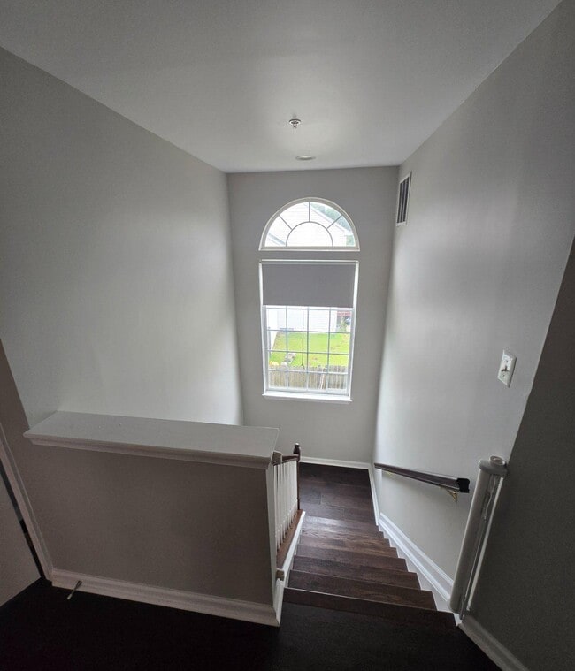 Building Photo - 7811 New Ascot Ln