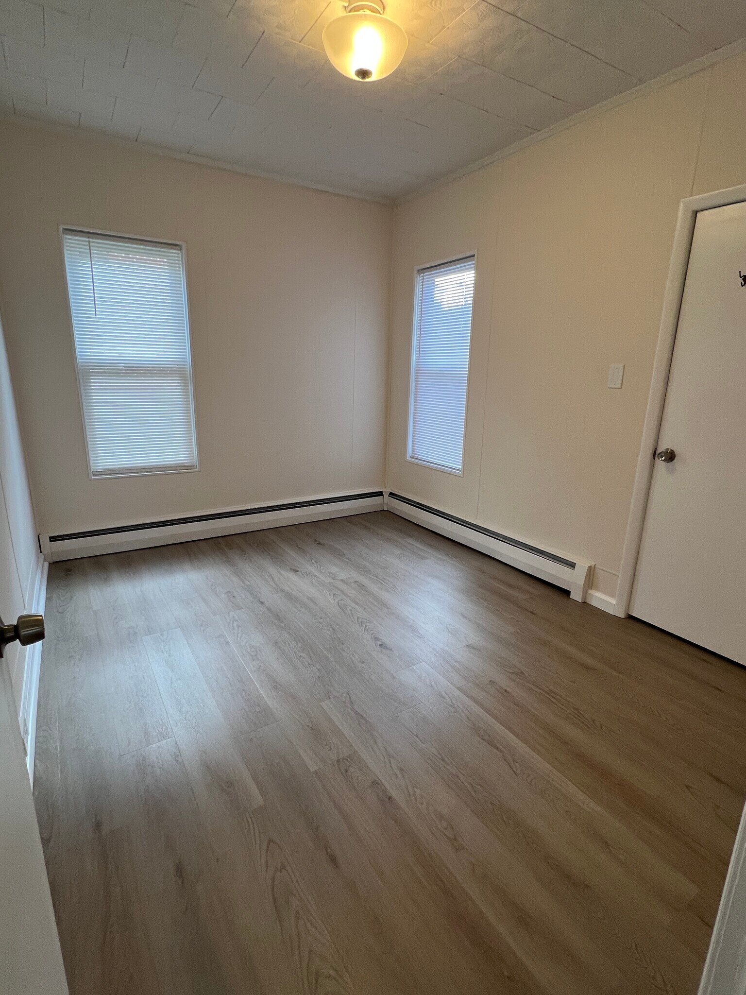 Building Photo - 211 Spring St