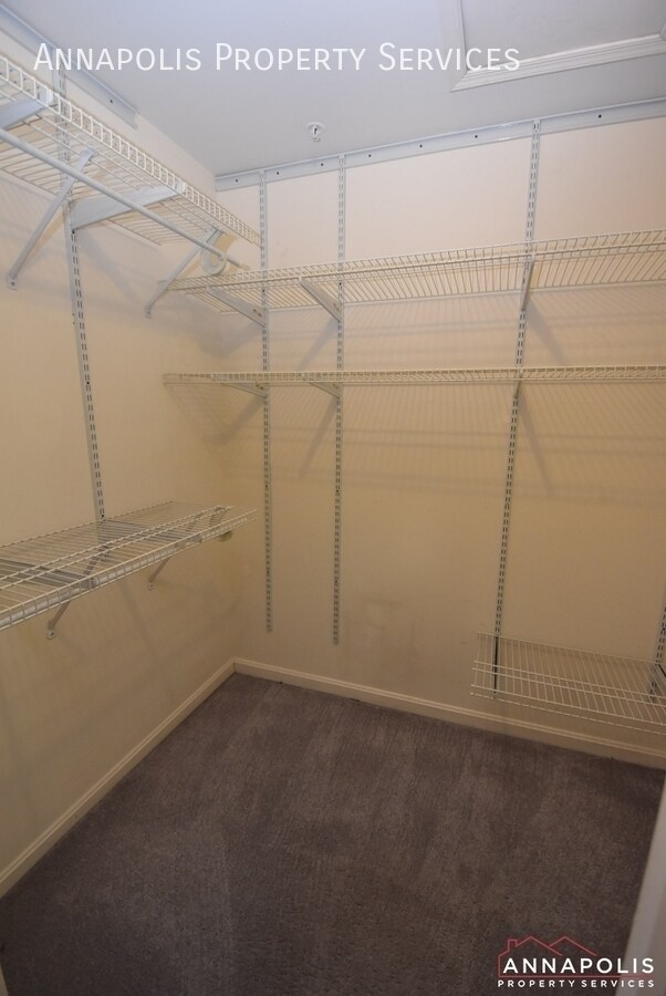 Building Photo - 30 Harbour Heights Dr