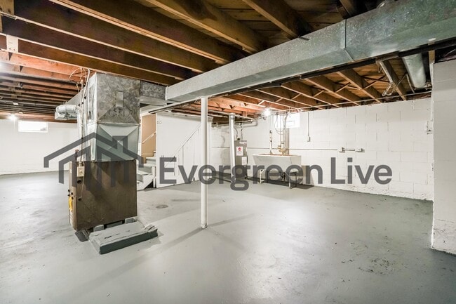 Building Photo - 4636 N 72nd St