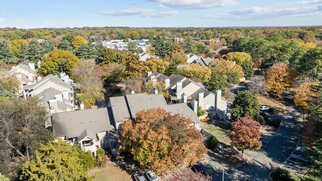 Building Photo - 2505 Stockbridge Dr