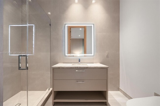 Building Photo - 723 NE 77th St