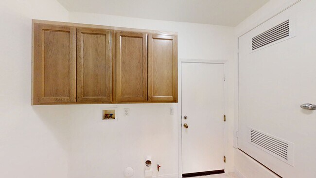 Building Photo - Beautiful 5 bedroom 3 bathroom home in Yucaipa