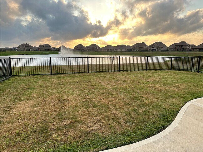 Building Photo - 2629 Bernadino Dr