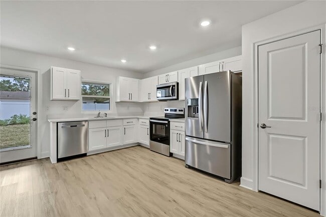 Building Photo - 10324 Chalmer St