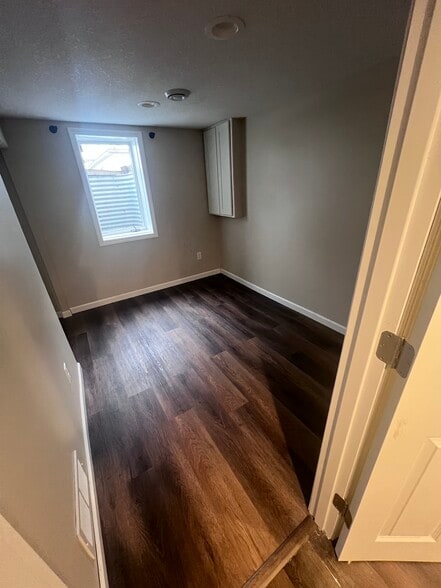 Building Photo - 607 38th Ave NE