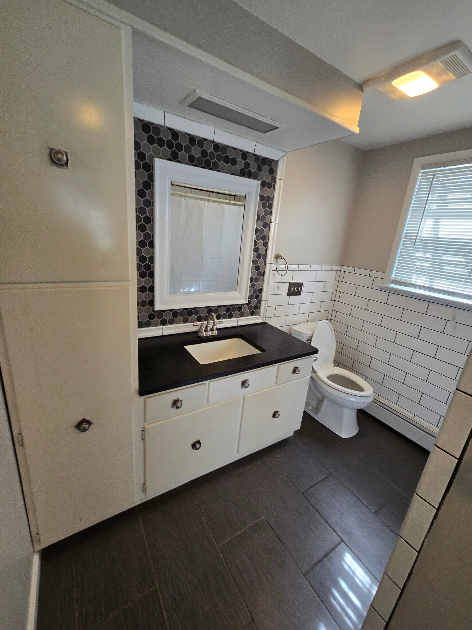Bath Room - 200 Windsor St