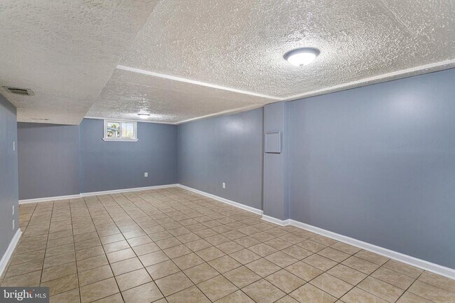 Building Photo - 14025 Mt Pleasant Dr