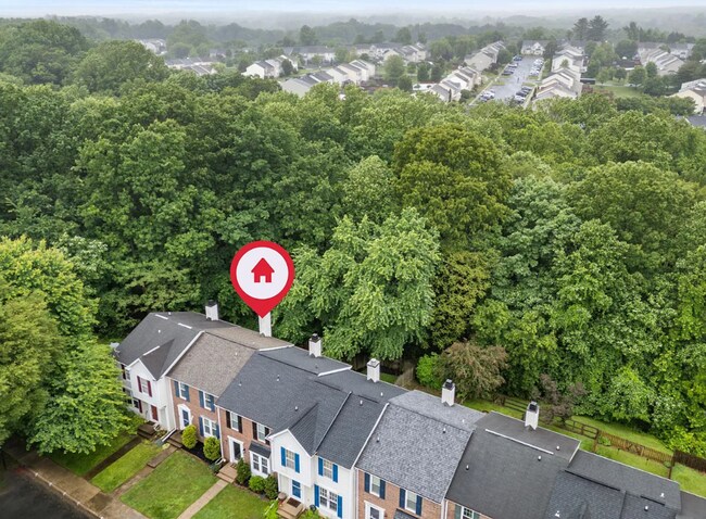 Building Photo - Well Kept Home in Private Court in Abingdon!